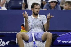 US Open Day 1: Medvedev Stunned in Upset, Sabalenka & Djokovic Advance; Raducanu Returns to Winning Ways