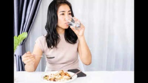 Excessive Water Intake During Meals: Unveiling the Risks to Your Digestion and Overall Health